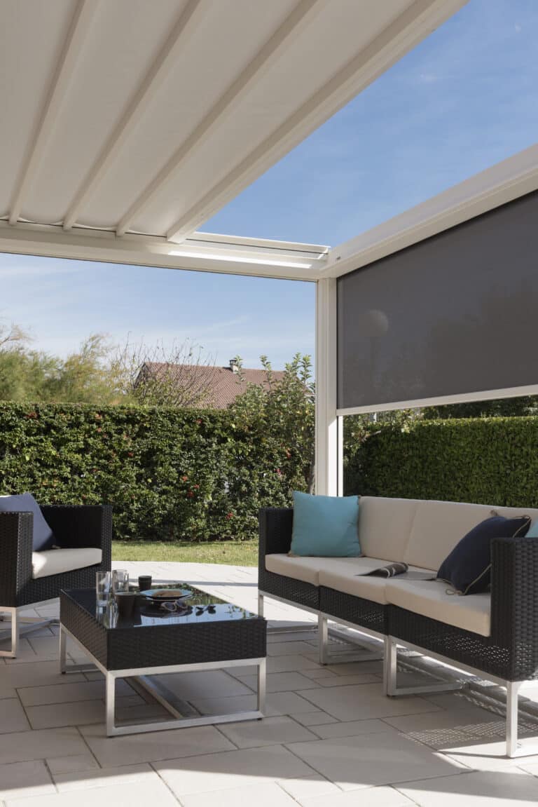 Pergola bioclimatique M130 en configuration adossée